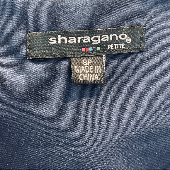 Sharagano Sleeveless, Zip Front Navy Dress w/Gold Accented Buckle Belt. Size 8P. - Picture 4 of 6